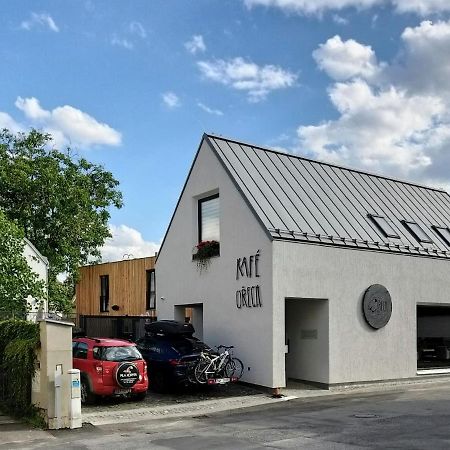 Kafé Ořech Mnichovo Hradiště Extérieur photo