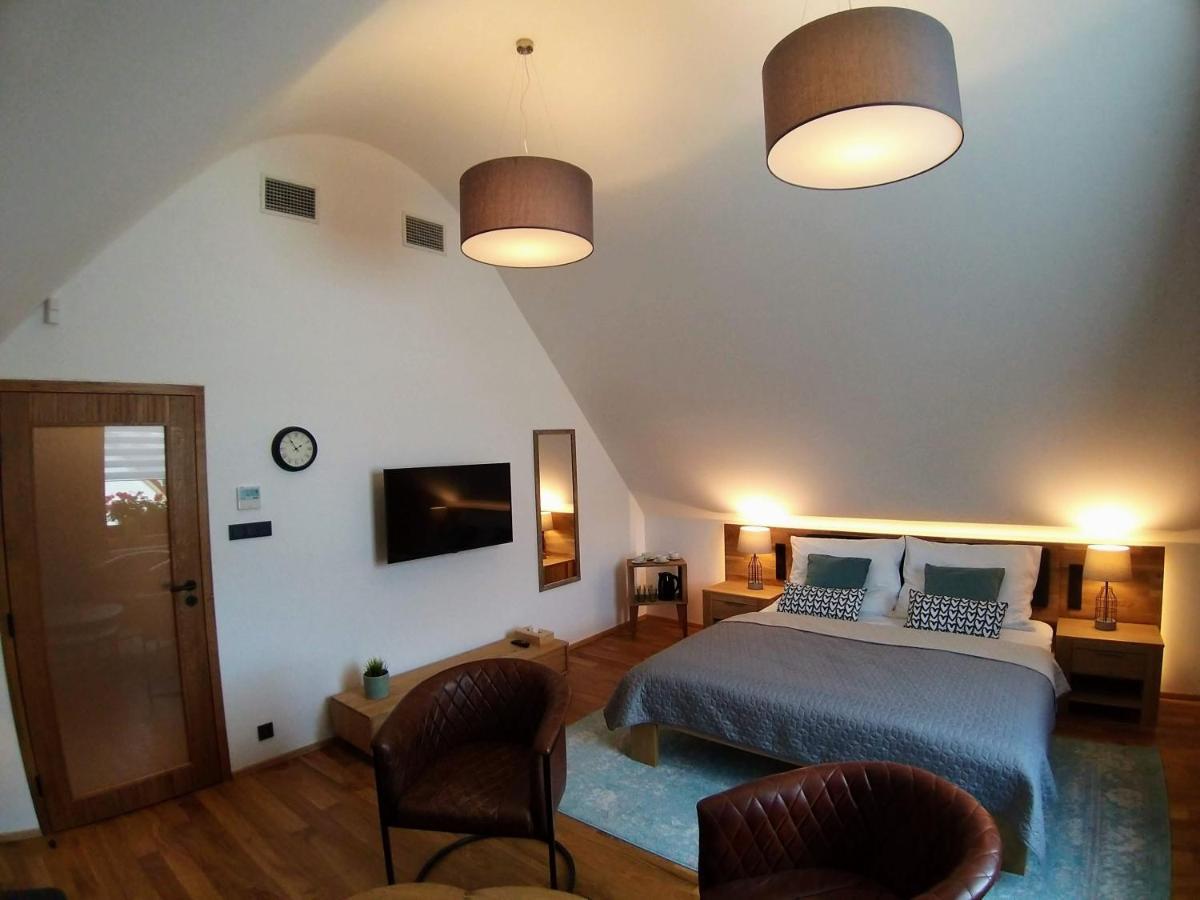 Kafé Ořech Mnichovo Hradiště Extérieur photo