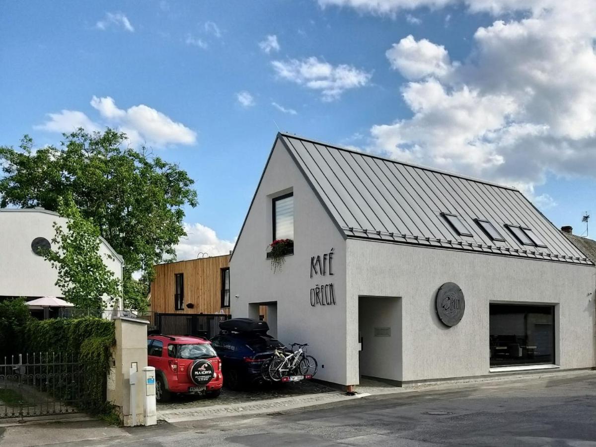 Kafé Ořech Mnichovo Hradiště Extérieur photo